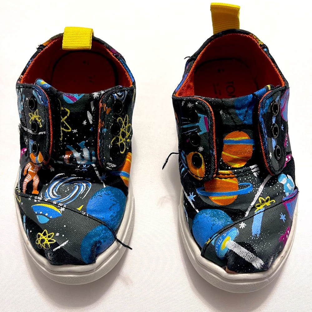 Tom’s Toddler Boy Glow in the Dark
